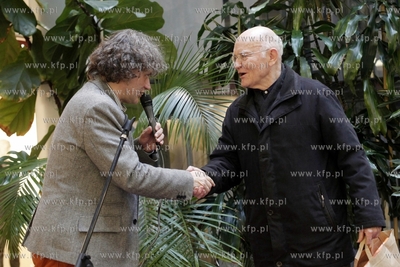 Gdansk. Centrum Handlowe Manhattan. Promocja albumu...