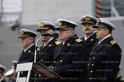 Port Wojenny w Gdyni Oksywie. Rozformowanie dowodztwa...