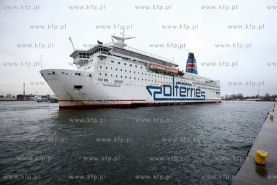 Prom Scandinavia wplywa do gdanskiego portu.
29.12.2013
fot....