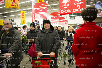 Oficjalne otwarcie hipermarketu Auchan przy ul. Kołobrzeskiej...