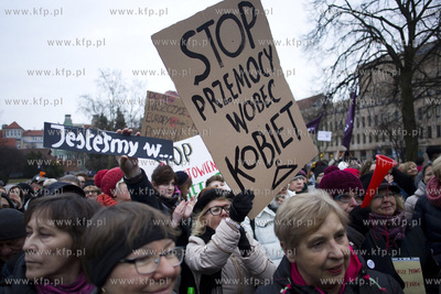 Międzynarodowy Strajk Kobiet. Przemarsz ulicami Gdańska....
