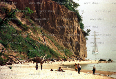 klif orlowskiw tle POGORIAfot. LUKASZ GLOWALA ...