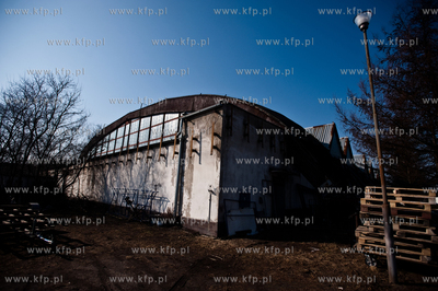 Zamknieta od 2002 roku hala GKS Wybrzeze na Gdanskiej...