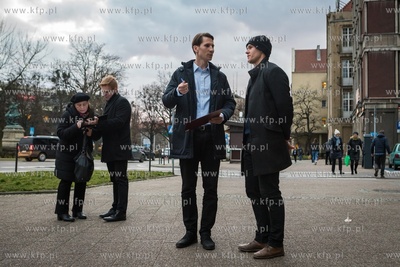 Gdańsk. Kacper Płażyński zbiera podpisy dla Prezydenta...