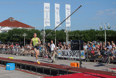 Jubileuszowej XXXV „Tyczka na Molo” w Sopocie....