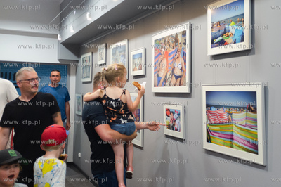 Biblioteka Chełm. Wernisaż wystawy "Projekt Plaża"...