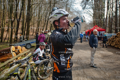 Gdansk. Matemblewo. 1 runda MTB Bike Tour 2012.
21.04.2012
fot....