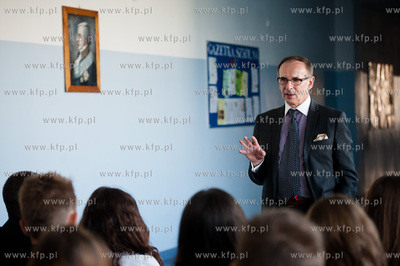 Gdansk. Inauguracja roku szkolnego w VII Liceum Ogolnoksztalcacym...