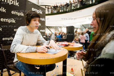 Gdansk. Galeria Baltycka. Spotkanie z Dawidem Kwiatkowskim.
28.11.2013
fot....