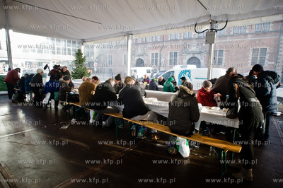 Gdansk. Targ Weglowy. XVIII Wigilia dla ubogich, samotnych...