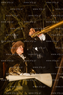 Gdansk. Zieleniec przy pomniku Jana Heweliusza. Widowisko...