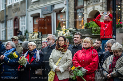 Gdansk. Kamienica przy ul. Mariackiej. Odsloniecie...