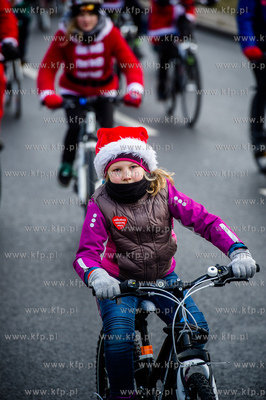 Gdansk. Mikolaje na rowerach jada dla Wielkiej Orkiestry...