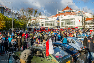Sopot. Parada zabytkowych wozów strażackich i zabytkowych...