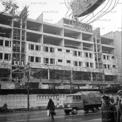 Budowa kamienic przy ulicy Świętojańskiej w Gdyni.
15.01.1977
3styczen77_z.kosycarz_p24
Fot....