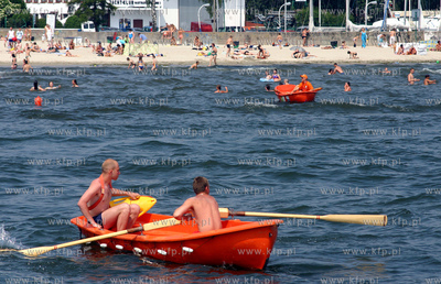 Pokazy ratownictwa Wodnego Ochotniczego Pogotowia Ratunkowego...