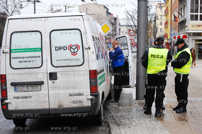 Patrole prewencji na ulicach Gdyni. Patrool na ul....