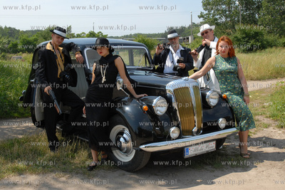 Na bardzo oryginalny pomysl zareklamowania swego zakladu...