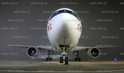 Gdansk, Rebiechowo Nz.Boeing 767-35DER linii LOT
REG.SP-LPB

19.11.2006



fot....