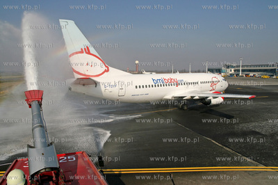Gdansk , Rebiechowo Nz. Boeing 737-36N linii Bmibaby...
