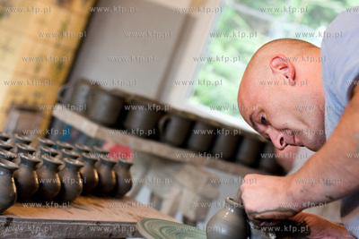 Chmielno. Muzeum Ceramiki Kaszubskiej Neclow. Nz. Karol...