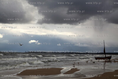 Sopot. Sztormowa jesienna pogoda. 13.10.2009 fot. Jerzy...