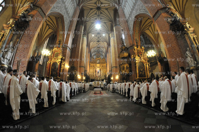 Msza krzyzma w katedrze pelplinskiej,pod przewodnictwem...