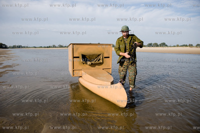 Podczas pleneru fotograficznego w Mongolii 2.07.2010...