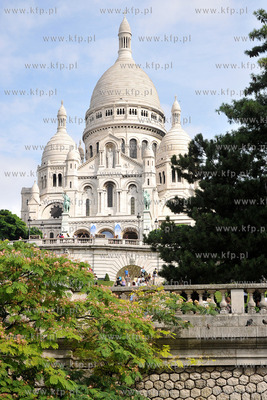 Montmartre - historyczna dzielnica Paryza polozona...