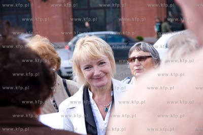 Slupsk. Sluchacze Uniwersytetu Trzeciego Wieku spiewaja...