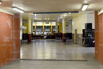 Z powodu stanu epidemii koronawirusa COVID-19 opustoszaly...