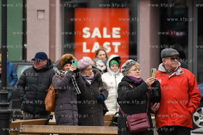 Uroczystosci na rynku w Kościerzynie z okazji 102....