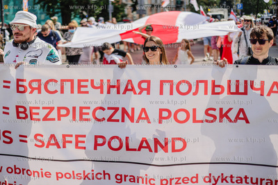 Gdańsk.  Marsz godności dla Białorusi.  Społeczna...
