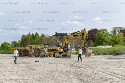 Sopot. Piasek z dna morza wydobyty podczas prac pogłębienia...