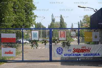 Historyczna brama Stoczni Gdanskiej.
26.05.2009
fot....