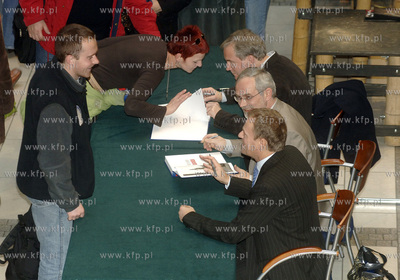 CH Manhattan w gdanskim Wrzeszczu - promocja albumu...