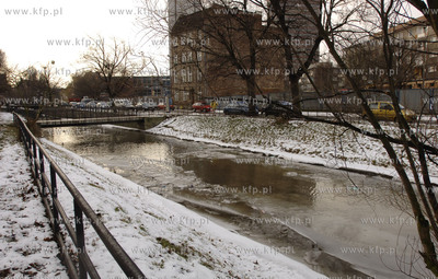 Gdansk. ul. Rybaki Gorne i kanal Raduni. 08.01.2008...