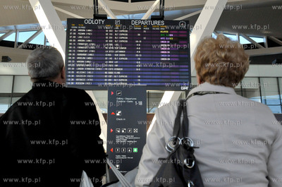 Pierwszy dzien funkcjonowania nowego terminalu T2 gdańskiego...
