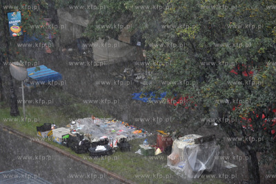 Gdansk. Podwale Staromiejskie. Gwaltowna burza zmusila...