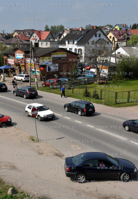 Zukowo na Kaszubach. Sklepy, zaklady uslugowe na ul....