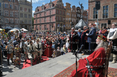 Gdansk. Swieto Miasta. Parada i inscenizacja  na ul....