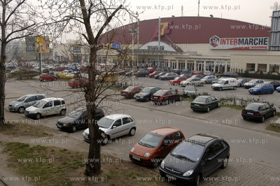 Gdansk Zaspa. Cenytum handlowe ETC w dawnym hangarze...