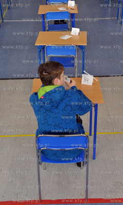 Zukowo. Gimnazjum nr 2. Drugi dzien egzaminu gimnazjalnego,...