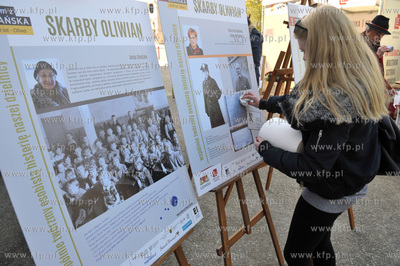 Oliwskie   wi  to Ksiazki zorganizowanie przez fundacje...