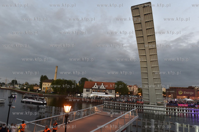 Gdańsk. Uroczyste otwarcie kładki na Ołowiankę....