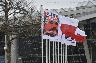 Lotnisko w Billund w Danii. Lech Wałęsa wraza z podróży...