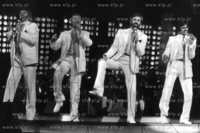 Festiwal Piosenki w Sopocie. Wystep grupy VOX ze znanym...