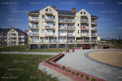 Uroczyste przekazanie do użytku 125 mieszkań wybudowanych...