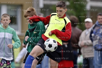 Gdansk Zaspa. Pilkarski turniej dzikich druzyn Do przerwy...