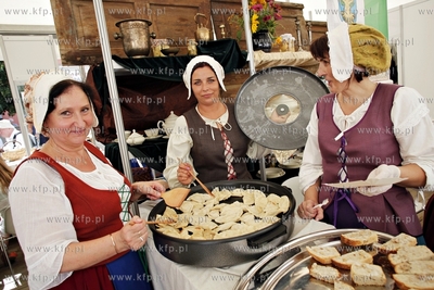 Gdansk, Dlugi Targ. Pomorskie smaki to pokazy przyrzadania...
